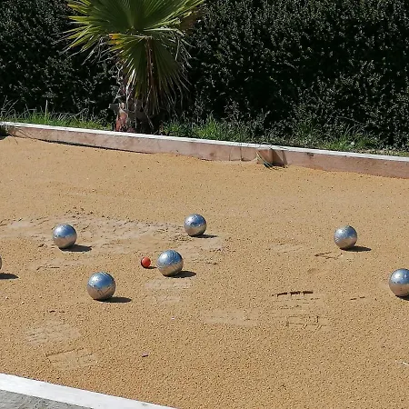 2 Pers Proche Avec Jardin *