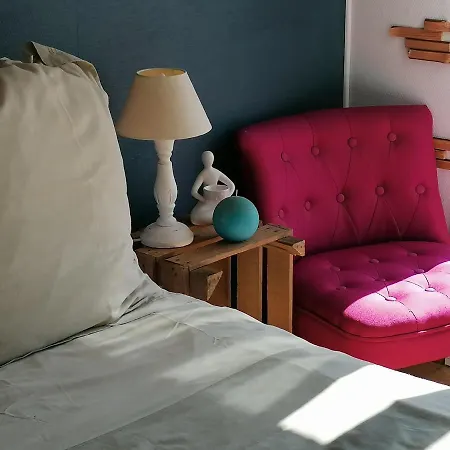 2 Pers Proche Avec Jardin Apartmán *